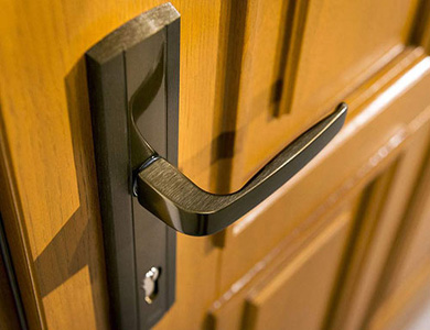 新荣24小时上门开锁公司